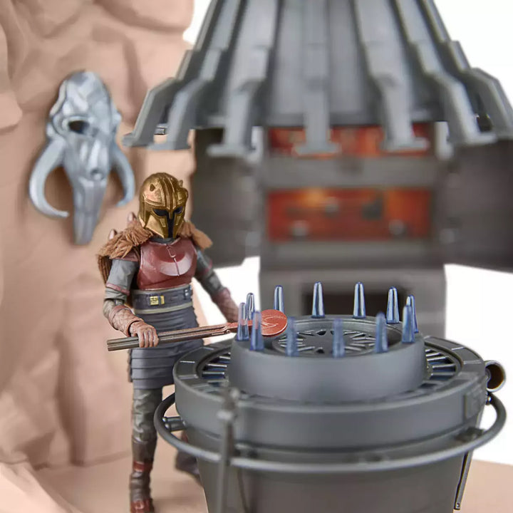 STAR WARS The Vintage Collection The Armorer’s Forge Playset MANDALORIAN – Image 5 | HappilyShoppe