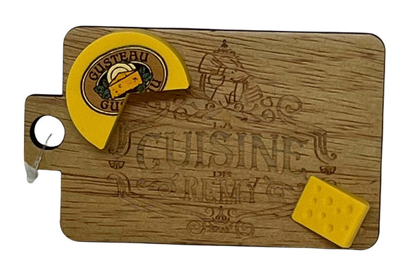 Disney Epcot Remy’s Ratatouille Adventure Wooden Cheese Board Magnet